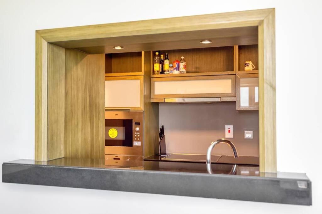 Xanadubai Loft Tower - Your Home Away From Home In Downtown Dubai! Экстерьер фото